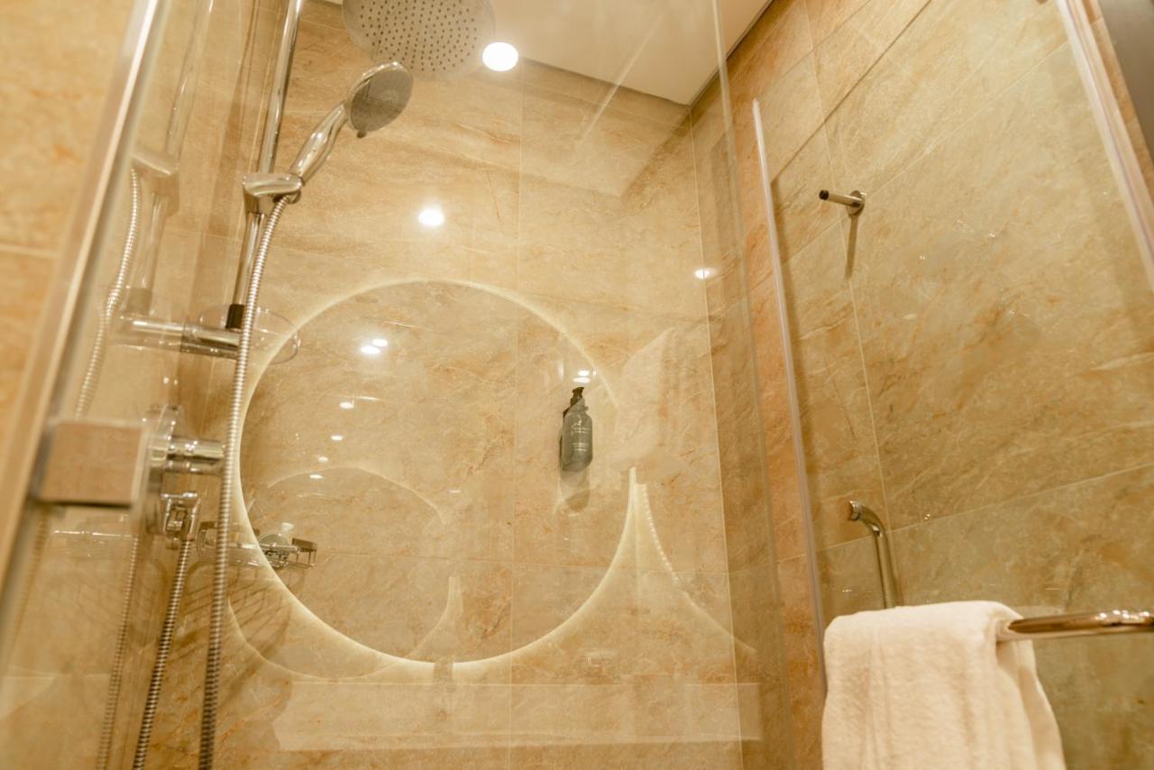 Resivation Hotel Dubai Luaran gambar